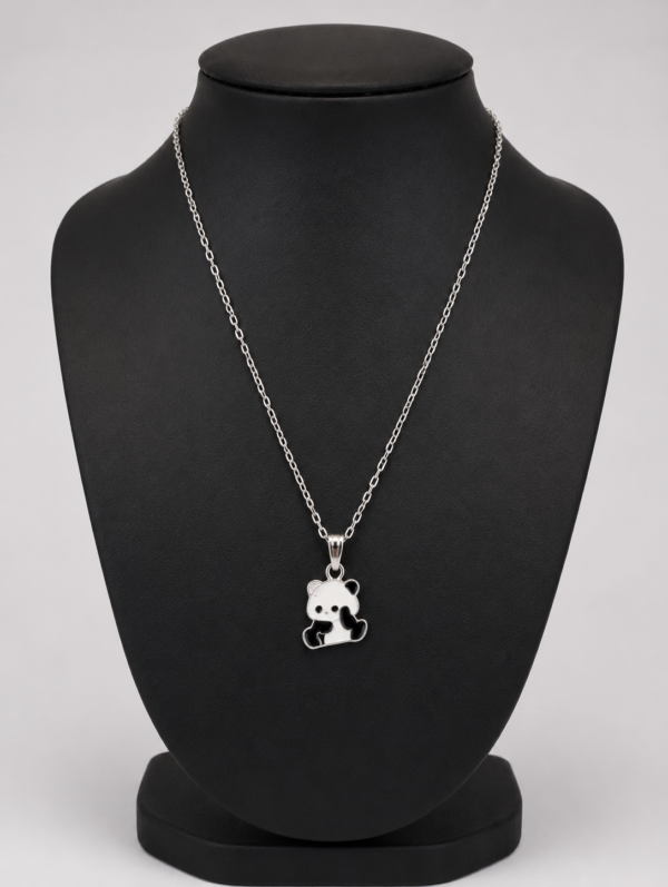 : Fashion Panda Pendant Jewellery Women's Cute Panda Pendant Necklace Close-Up