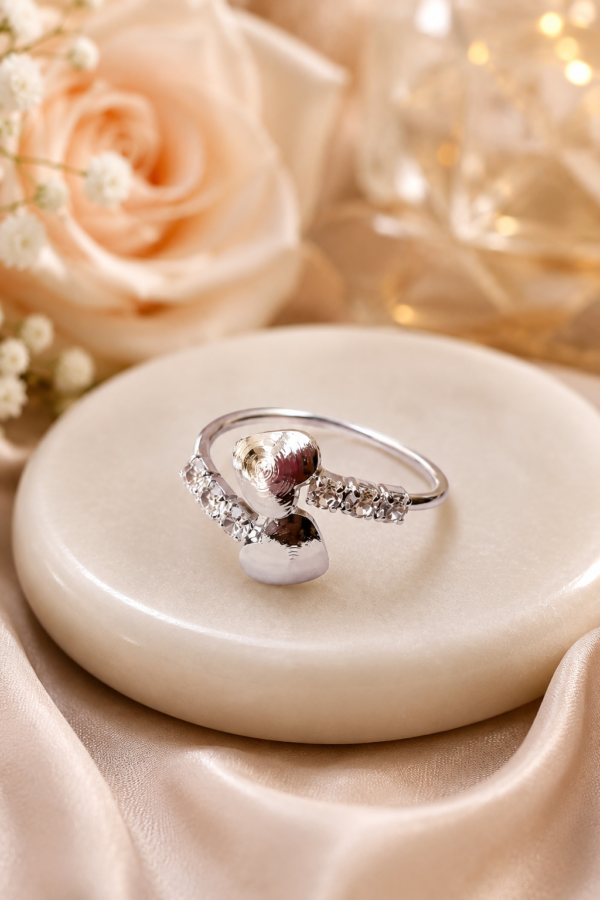 Elegant Crystal Heart Ring Minimalist Silver Heart Adjustable Ring for Women