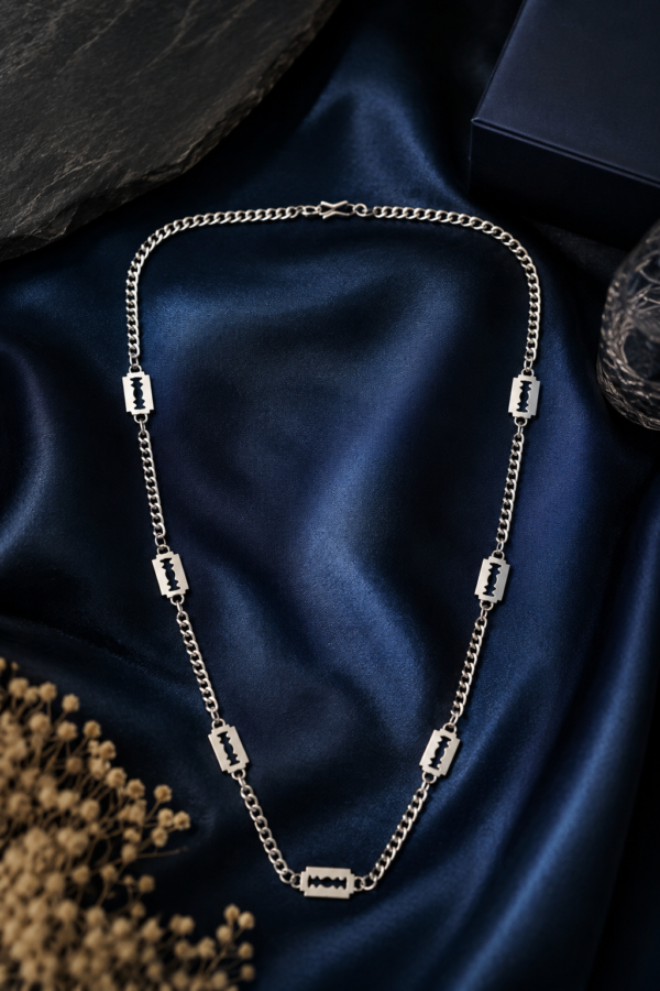 Premium Silver Finish Fashion Chain Necklace